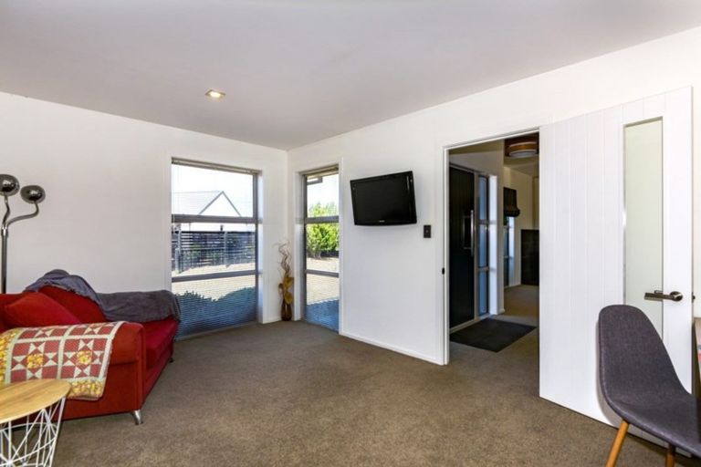 Photo of property in 10 Landsborough Drive, Darfield, 7571