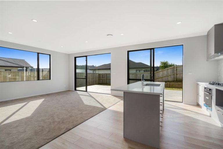 Photo of property in 9 Remana Crescent, Huapai, Kumeu, 0810