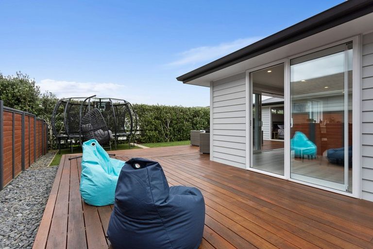 Photo of property in 4 Sir Lincoln Drive, Kumeu, 0810