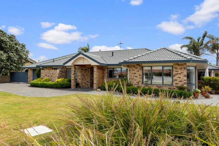 Photo of property in 16 Palm Beach Boulevard, Papamoa Beach, Papamoa, 3118