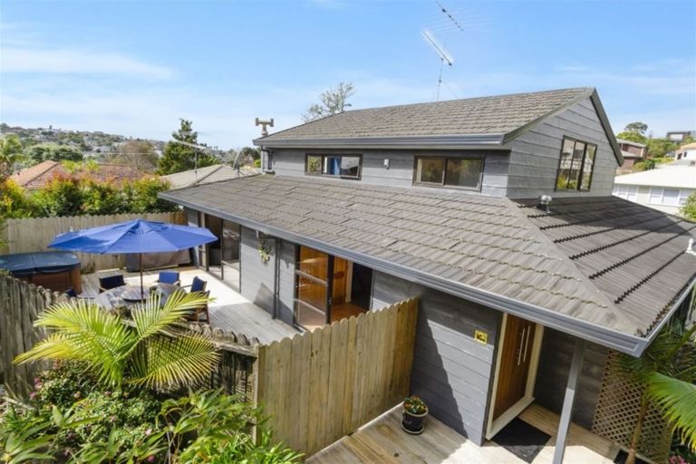 Photo of property in 1/16 Rossmore Terrace, Murrays Bay, Auckland, 0630