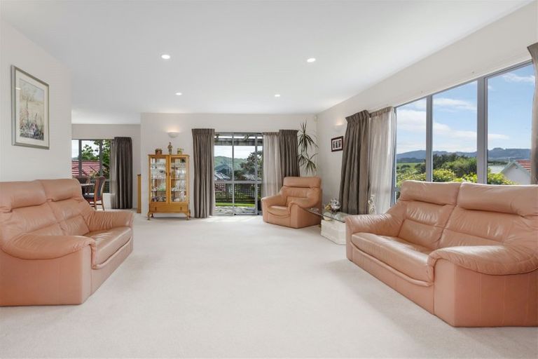Photo of property in 9 Lanyon Place, Whitby, Porirua, 5024