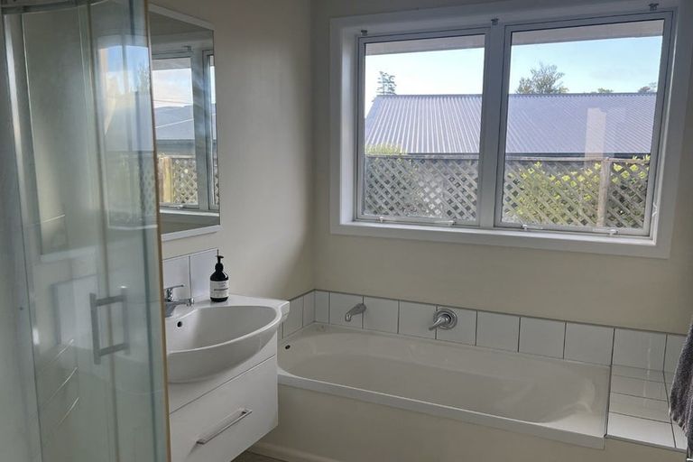 Photo of property in 1/14a Garreg Road, Fendalton, Christchurch, 8052