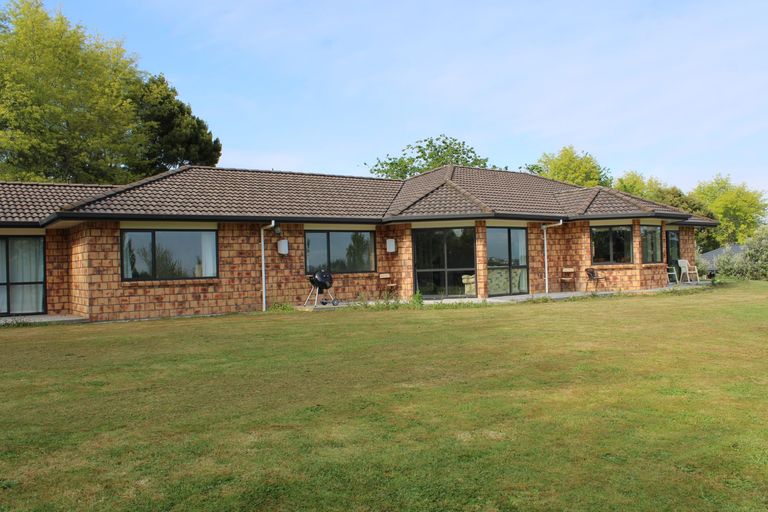 Photo of property in 183 Kimihia Road, Huntly, 3771