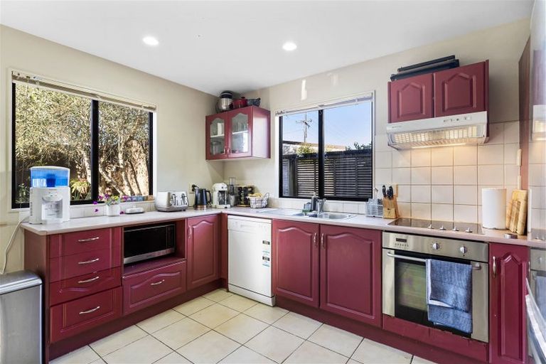 Photo of property in 34 Bleakhouse Road, Howick, Auckland, 2014