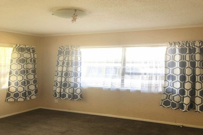 Photo of property in 2 Fairdale Avenue, Red Hill, Papakura, 2110