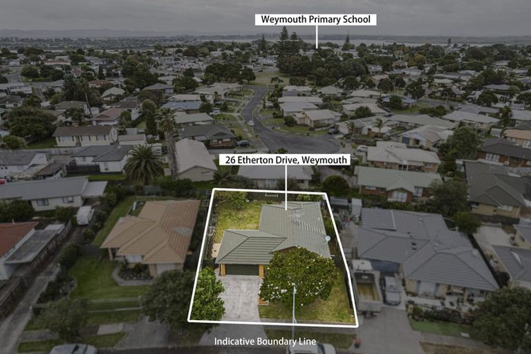 Photo of property in 26 Etherton Drive, Weymouth, Auckland, 2103