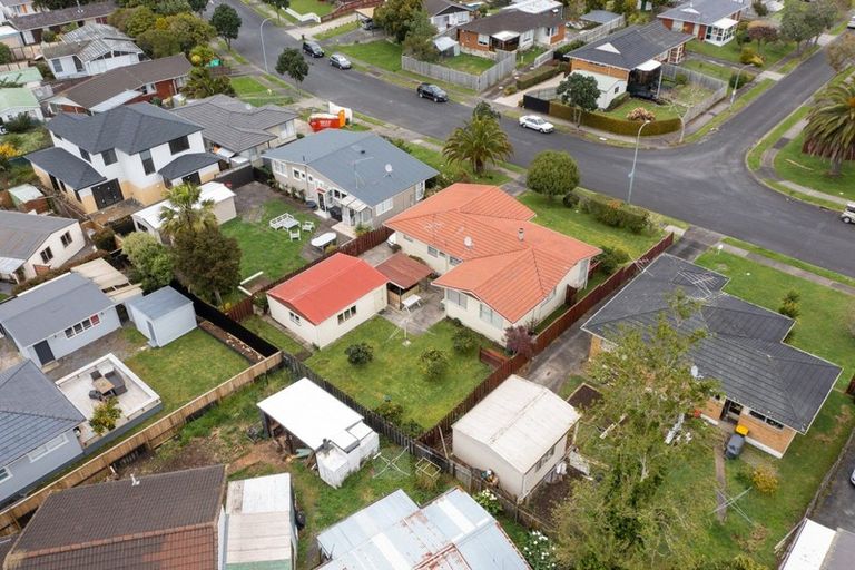 Photo of property in 70 Walworth Avenue, Pakuranga Heights, Auckland, 2010