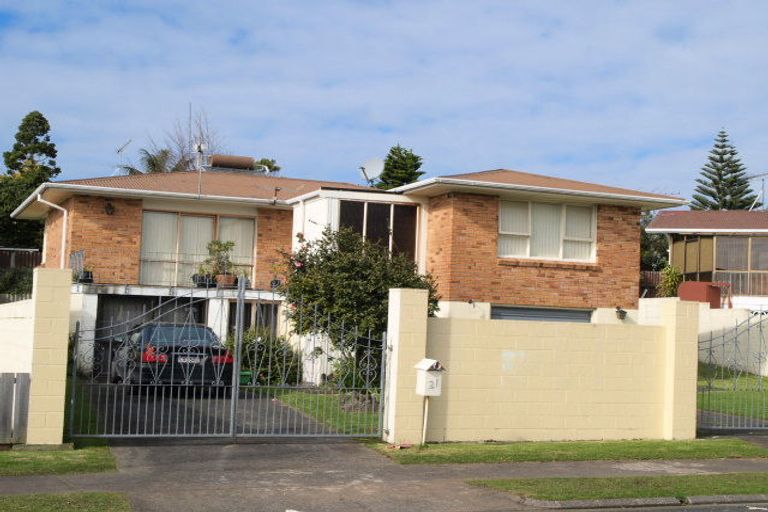 Photo of property in 13 Cramond Drive, Mangere East, Auckland, 2024