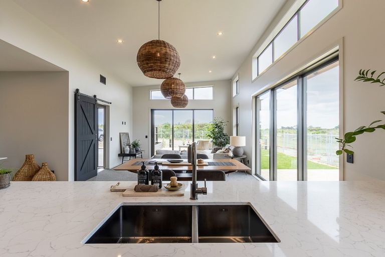 Photo of property in 8 Mirek Street, Waikanae, 5036