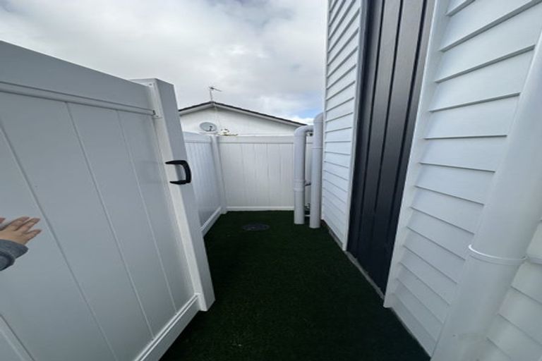 Photo of property in 17a Midgley Road, West Harbour, Auckland, 0618