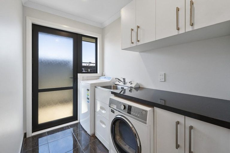 Photo of property in 25 Trump Place, Kelvin Grove, Palmerston North, 4414