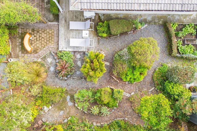 Photo of property in 25b Pehi Kupa Street, Waikanae, 5036