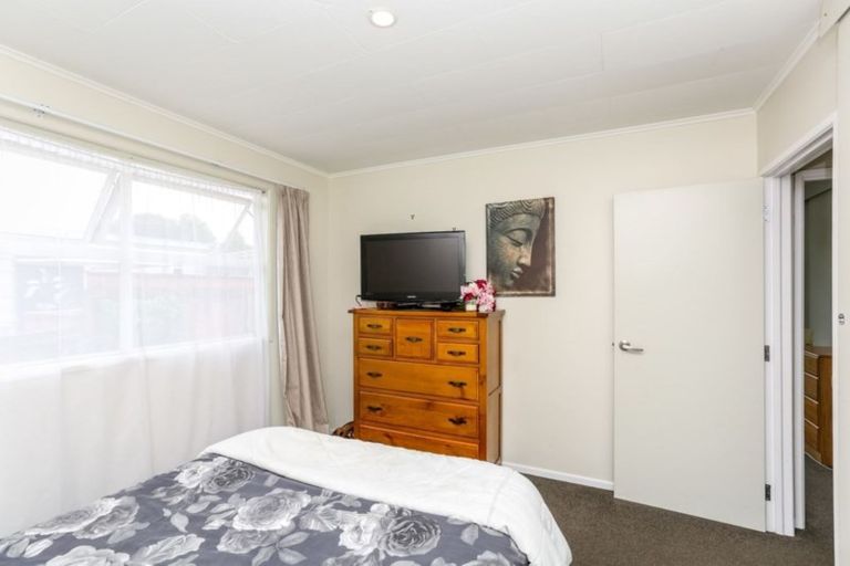 Photo of property in 8a Elm Grove, Westown, New Plymouth, 4310