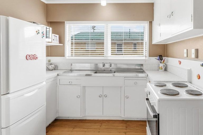 Photo of property in 1 Kingsley Street, St Andrews, Hamilton, 3200