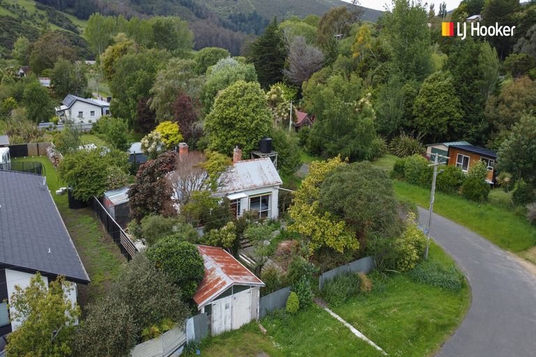 Photo of property in 2 Killarney Street, Waitati, 9085