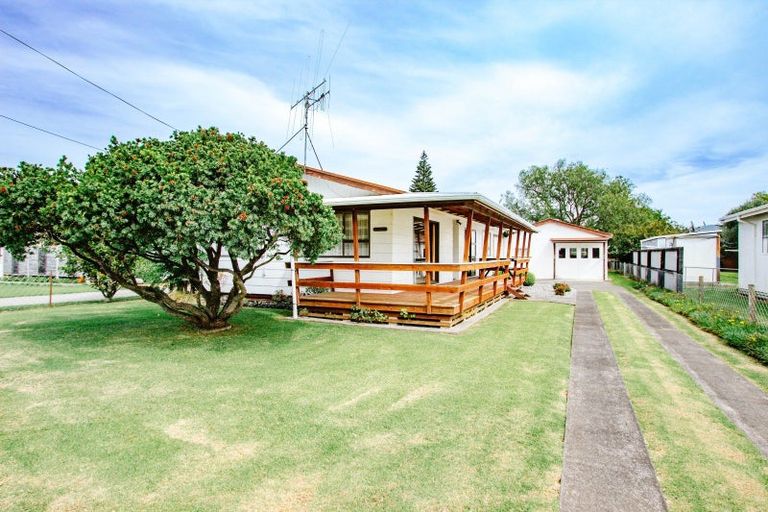 Photo of property in 35 West Crescent, Te Puru, Thames, 3575