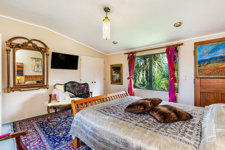 Photo of property in 71 Gillespie Place, Acacia Bay, Taupo, 3385
