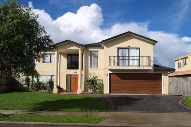 Photo of property in 28 Erne Crescent, East Tamaki, Auckland, 2016