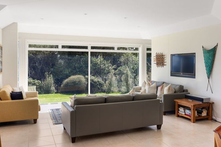 Photo of property in 35b Kotare Street, Waikanae, 5036