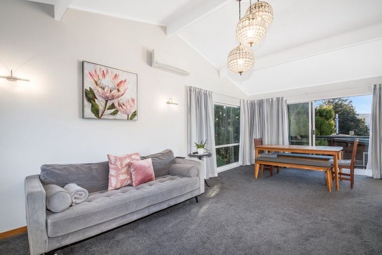 Photo of property in 20 Freemans Way, Pinehaven, Upper Hutt, 5019