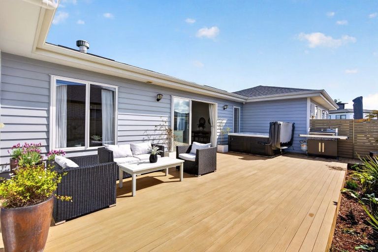 Photo of property in 4 Gemscott Crescent, Huapai, Kumeu, 0810