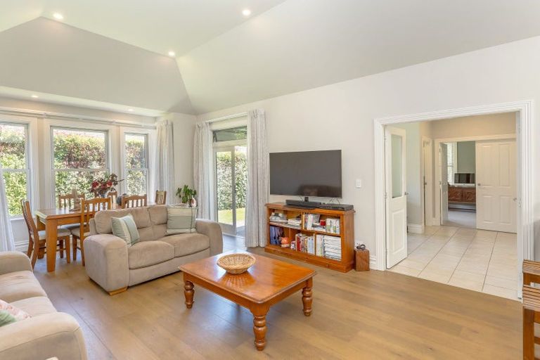 Photo of property in 104 Kuratawhiti Street, Greytown, 5794