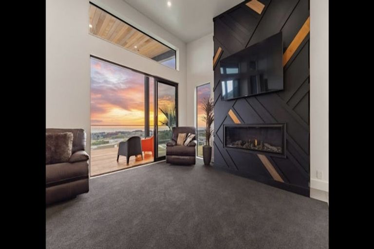 Photo of property in 8 Whio Place, Waikanae, 5036