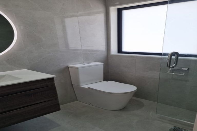 Photo of property in 5/2 Smiths Avenue, Papakura, 2110