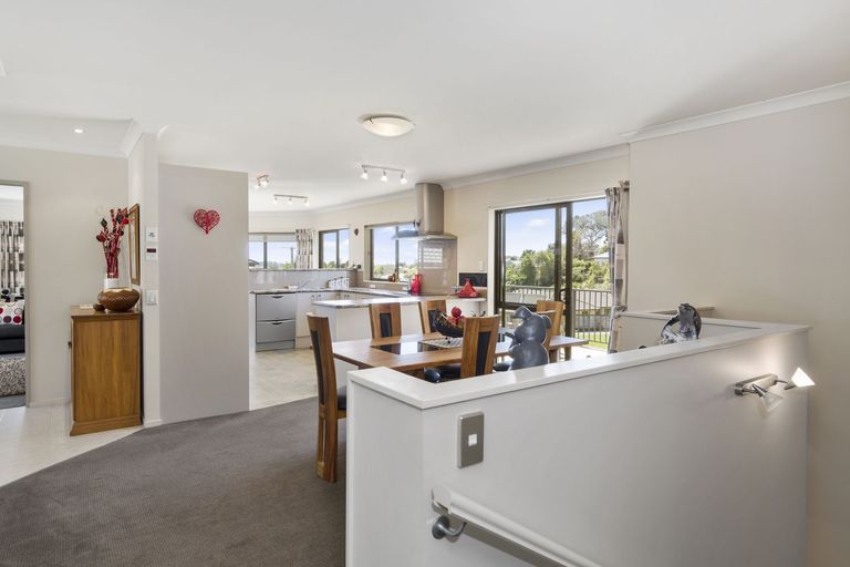 Photo of property in 25 Hawk Place, Welcome Bay, Tauranga, 3112