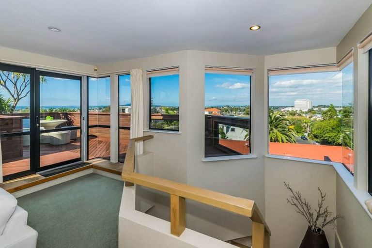 Photo of property in 29 Belmont Terrace, Milford, Auckland, 0620