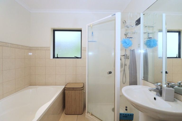 Photo of property in 8 Bretton Lane, Howick, Auckland, 2014