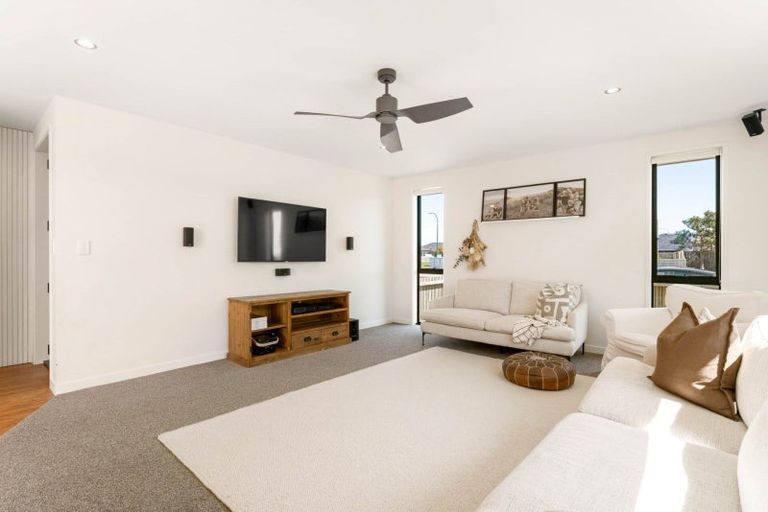 Photo of property in 11 Livingstone Drive, Papamoa Beach, Papamoa, 3118