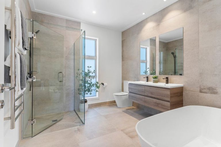 Photo of property in 16 Ian Hopper Way, Pauanui, 3579