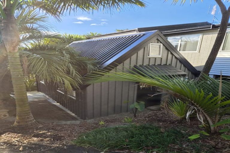 Photo of property in 12 Tranquil Glade, Hillcrest, Auckland, 0627