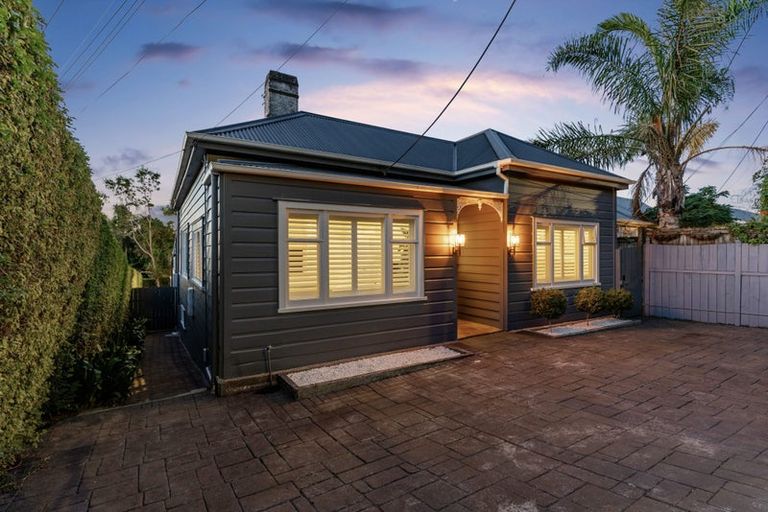 Photo of property in 15 Albert Road, Devonport, Auckland, 0624