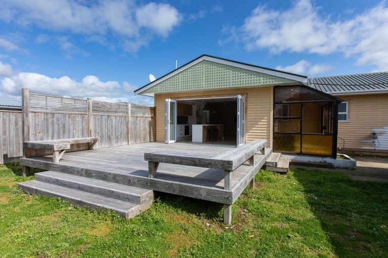 Photo of property in 69 Barraud Street, Dannevirke, 4930