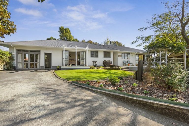 Photo of property in 41 Mountain Road, Sentry Hill, New Plymouth, 4373