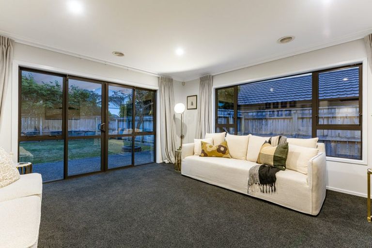 Photo of property in 8 Tararua Close, Aotea, Porirua, 5024