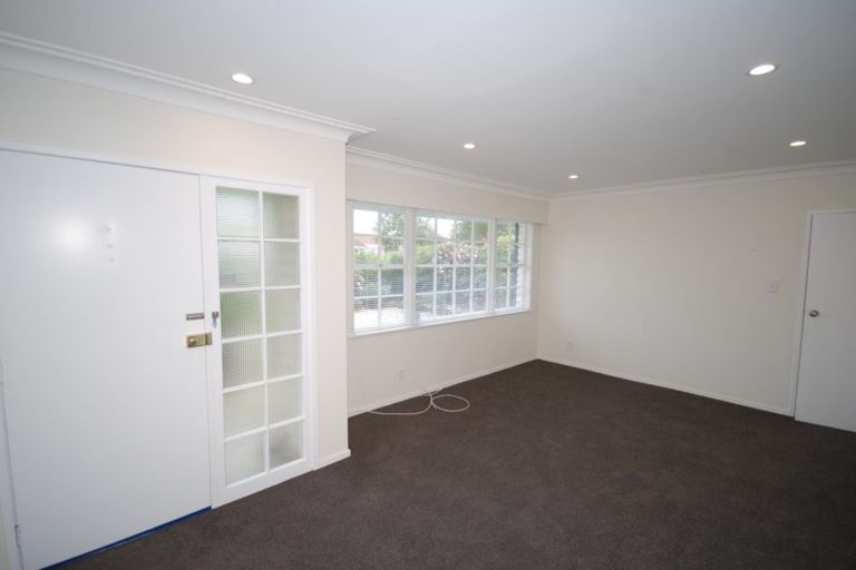 Photo of property in 2/10 Alana Place, Mount Wellington, Auckland, 1060