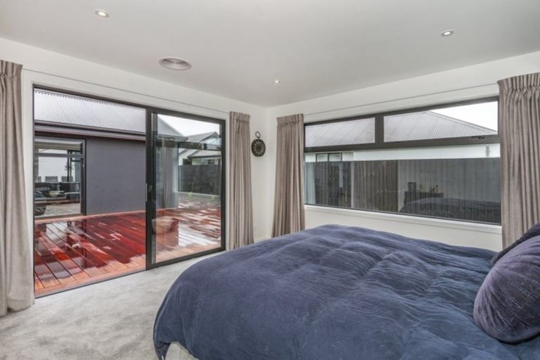 Photo of property in 40 Holiday Drive, Mairehau, Christchurch, 8052