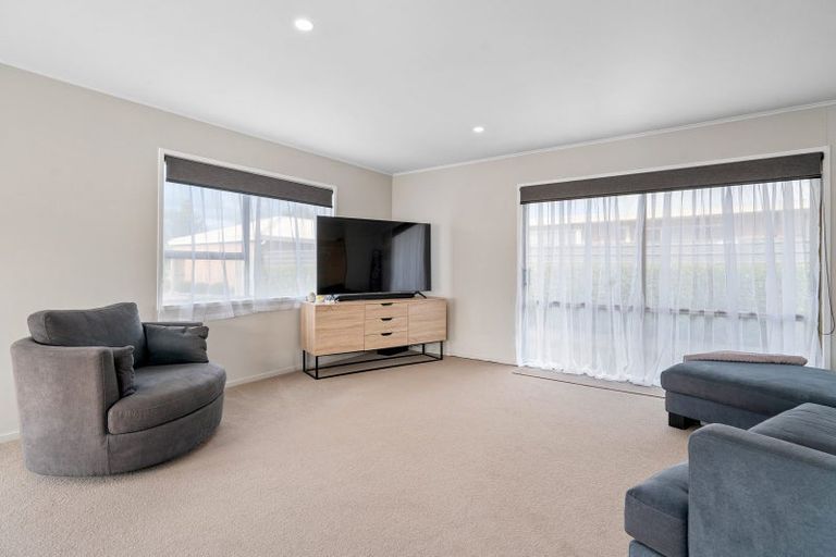 Photo of property in 317 Shakespeare Street, Leamington, Cambridge, 3432