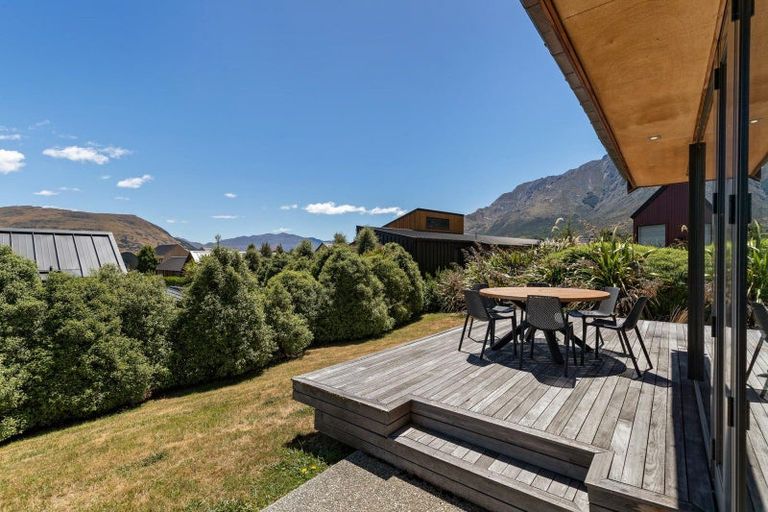 Photo of property in 16 Ellesmere Avenue, Jacks Point, Queenstown, 9371