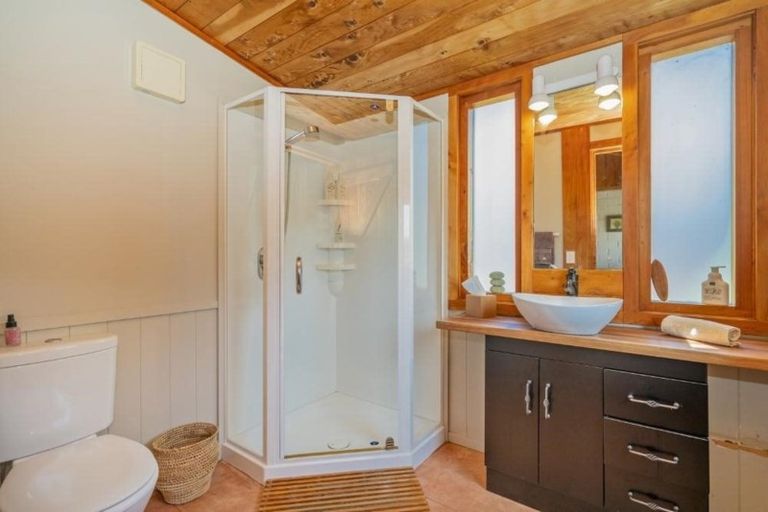 Photo of property in 37 Rewa Rewa Valley, Tairua, 3508