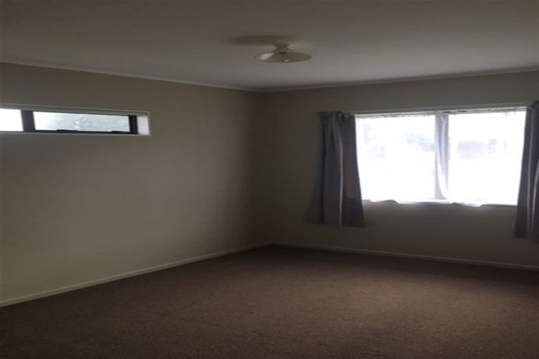 Photo of property in 1/15 Barneys Farm Road, Clendon Park, Auckland, 2103