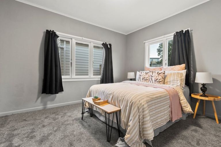 Photo of property in 42a Evans Road, Weymouth, Auckland, 2103