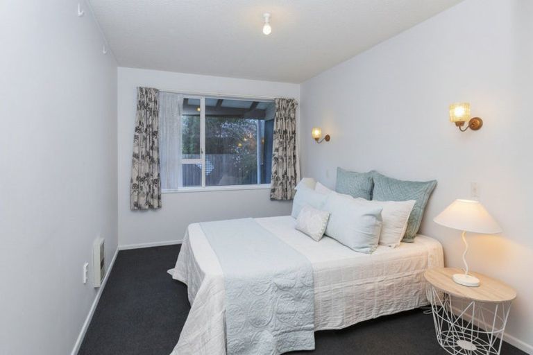 Photo of property in 2/12 Steadman Road, Broomfield, Christchurch, 8042