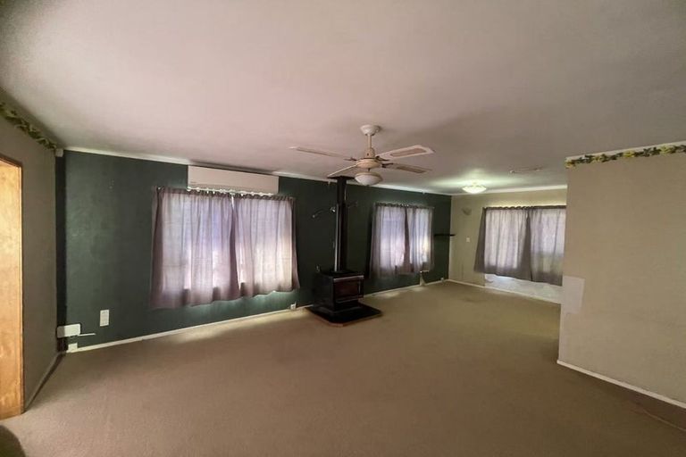 Photo of property in 60 Charntay Avenue, Clover Park, Auckland, 2019