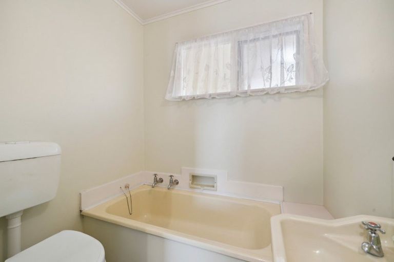 Photo of property in 12 Linley Place, Levin, 5510