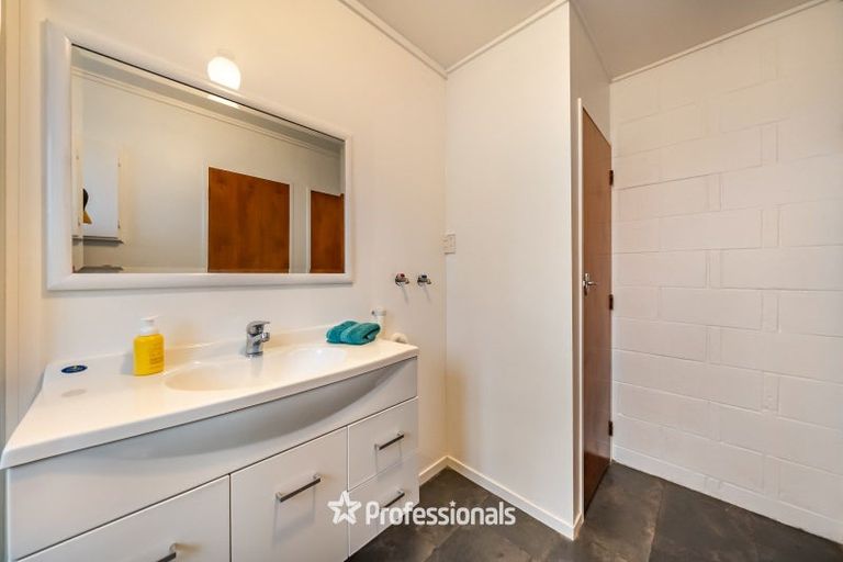 Photo of property in 3/19 Pirie Crescent, Moera, Lower Hutt, 5010